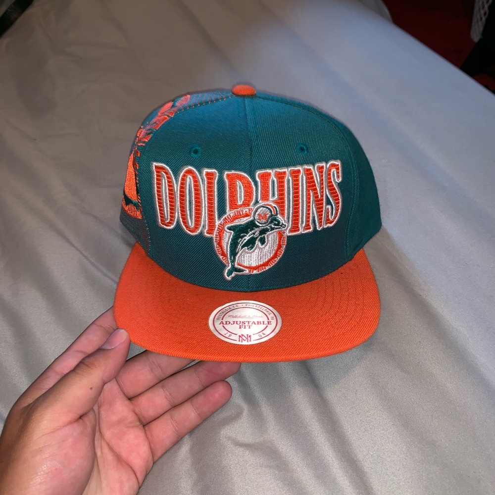 Dolphin’s snap back